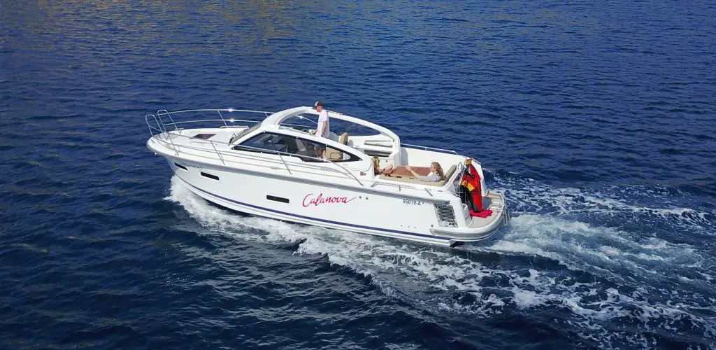 Sailero holiday boat charter mototboat