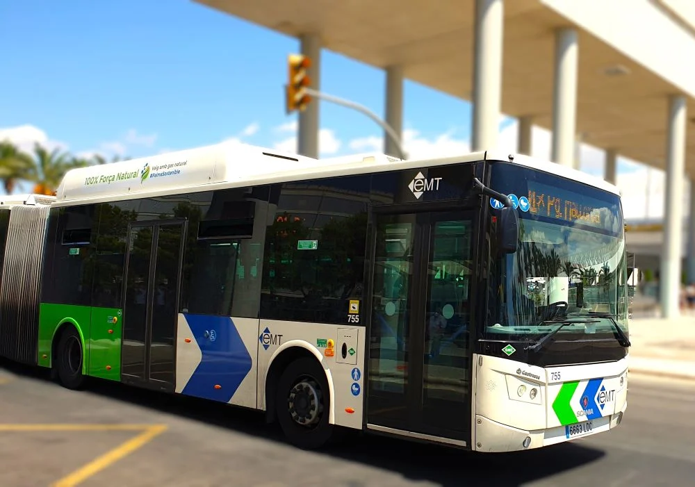 Airport bus